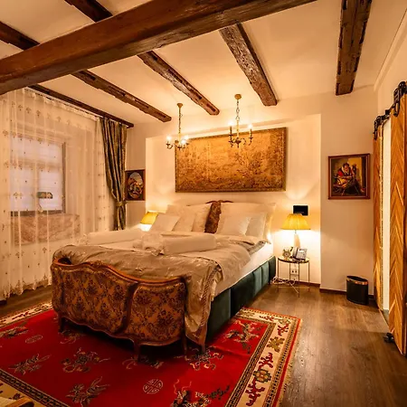 Golden Eagle Deluxe At Charles Bridge 4* 布拉格