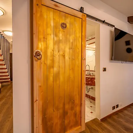 Golden Eagle Deluxe At Charles Bridge Hotel Praga