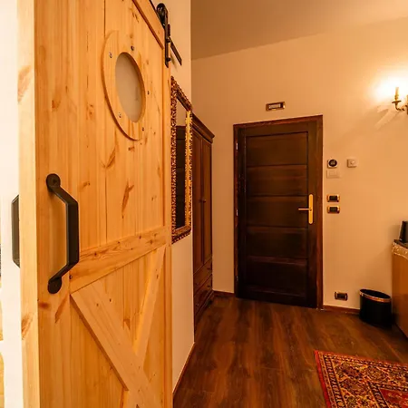 Golden Eagle Deluxe At Charles Bridge 4* Praga
