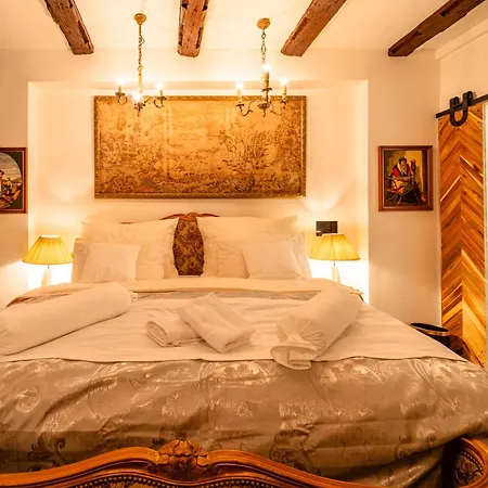 Hotel Golden Eagle Deluxe At Charles Bridge