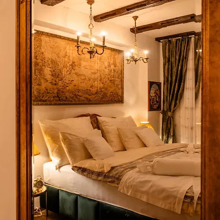 Golden Eagle Deluxe At Charles Bridge 4* Praga