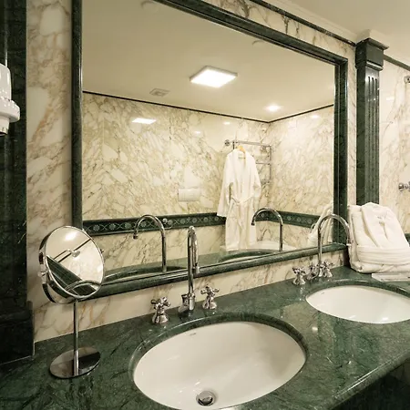 Golden Eagle Deluxe At Charles Bridge Hotel