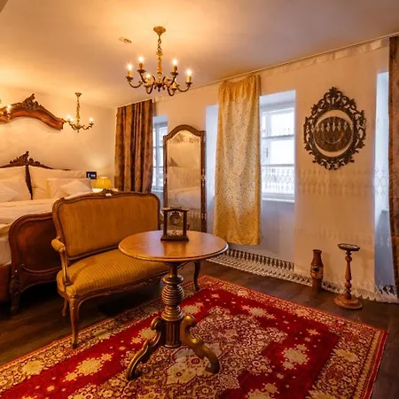 Hotel Golden Eagle Deluxe At Charles Bridge