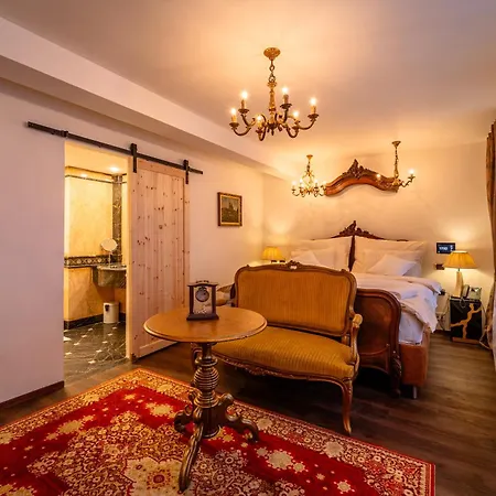 Golden Eagle Deluxe At Charles Bridge 4*