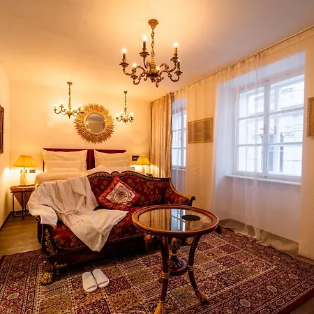 Hotel Golden Eagle Deluxe At Charles Bridge
