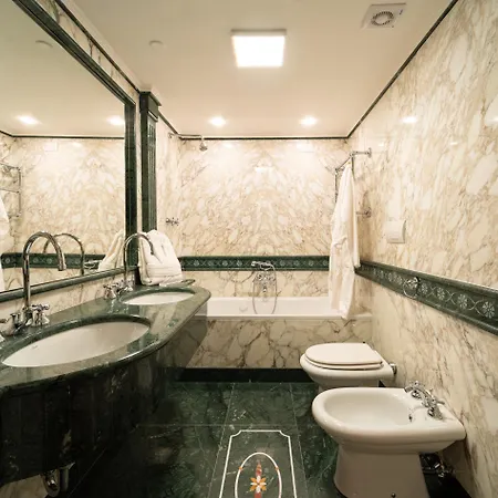 Hotel Golden Eagle Deluxe At Charles Bridge